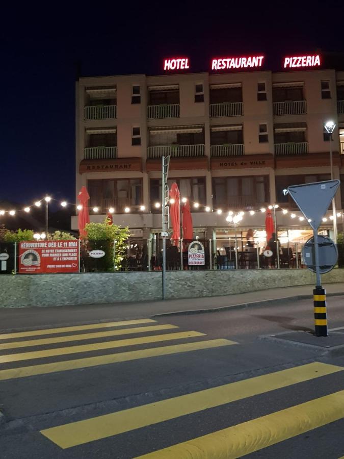 Hotel De Ville Broc Екстер'єр фото